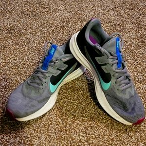 Nike running shoes size 8 | grey, purple, teal|